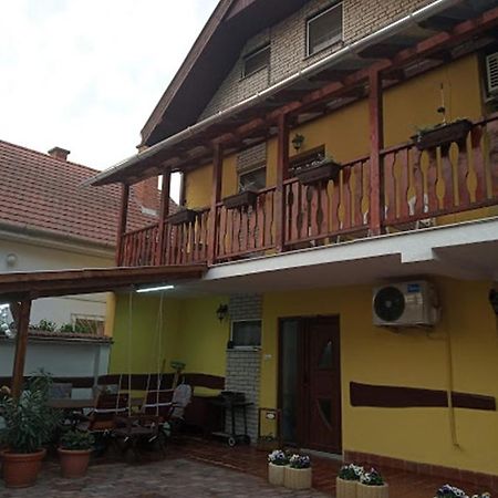 Bazsi Apartman Hajdúszoboszló Dış mekan fotoğraf