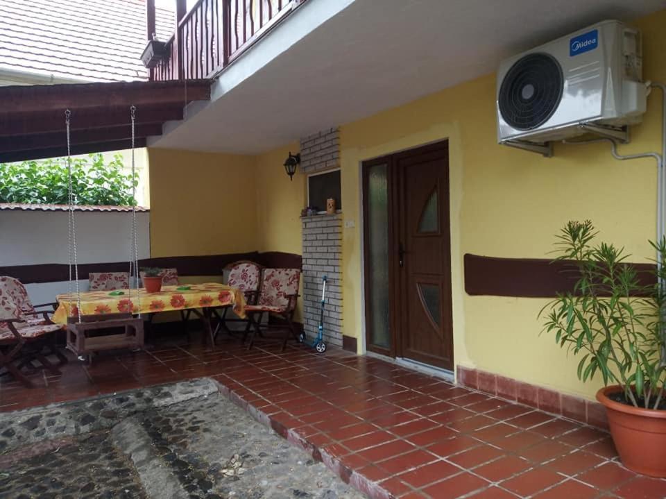 Bazsi Apartman Hajdúszoboszló Dış mekan fotoğraf